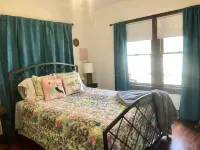 Family Friendly Spacious home on the Paluxy River Hotels near Somervell County Museum