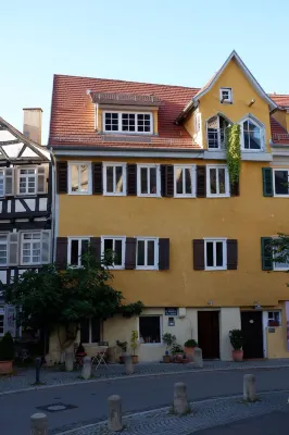 In the middle of Tübingen's old town - and live quietly on a sunny 65 sqm! Hotels near Anlagensee und Park