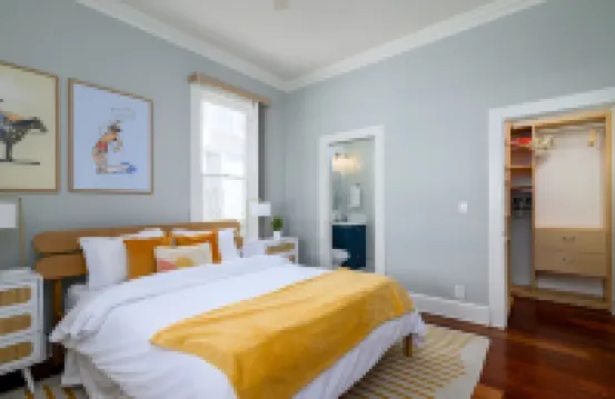 Modern Victorian Home Walking Distance To Ventura Pier and Downtown Restaurants