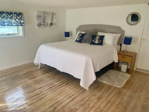 In the heart of Cape VincentBook NOW