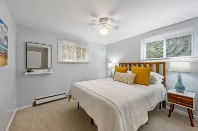 Cozy and Quiet Bailey's Harbor home: Close to Everything!