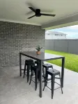 11 minutes from the Hunter Valley Wineries.  Family sized new home!