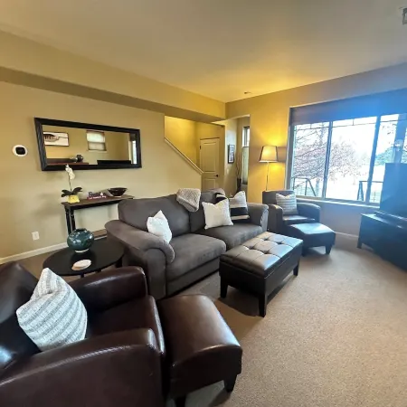 Spacious 3 BDR Pet Friendly, Hottub, Pool Отели в г. Хейли