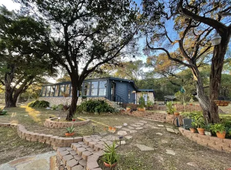 Lake Travis Bungalow in Jonestown