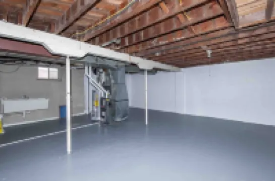 Mayo Discount! 2 main floor bedrooms and bath. Recliner. 6 blocks to Mayo Clinic