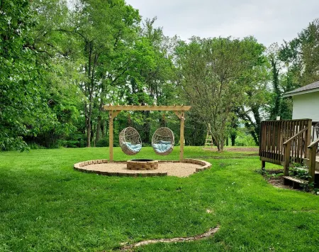 Newly renovated Farm cottage with Mountain views