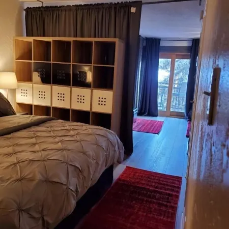 3 Min. Walk to Slopes!Mountain View! Steps to Ski Lift/Gondola, Shops & Dining!
