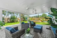 Private Resort!! Sauna, Pool, Cold Plunge, Hot Tub, Tiki Bar, Theater, Games