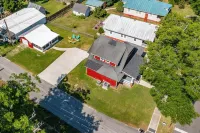 3 Mins to DT | Pickleball | Hot Tub | Game Room