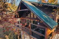 Located Directly Between Gatlinburg & Pigeon Forge -EV Chrgr🚙🪫🔌-Amazing Reviews🏅