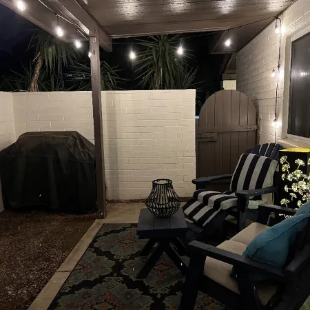Downtown Tempe Maple-Ash Patio Home Steps from ASU