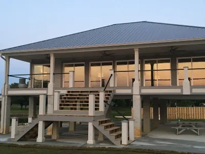 Paradise on the lake Hotels in der Nähe von Centre Parks & Recreation Department