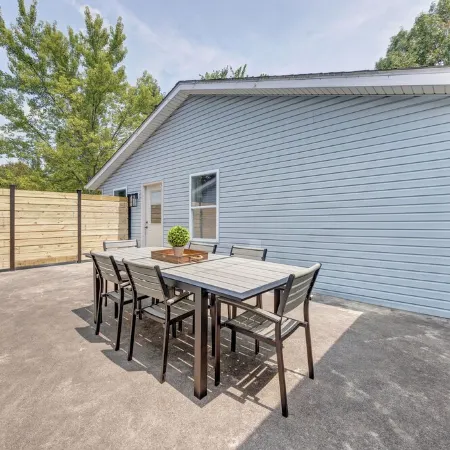 Spacious 3Bd Home~10Min IU Baseball~2 K Beds~Huge Kitchen~Fire Pit+Ping Pong