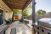 Alamo City Oasis, private pool and close to all the sights Hotels in Northwest San Antonio
