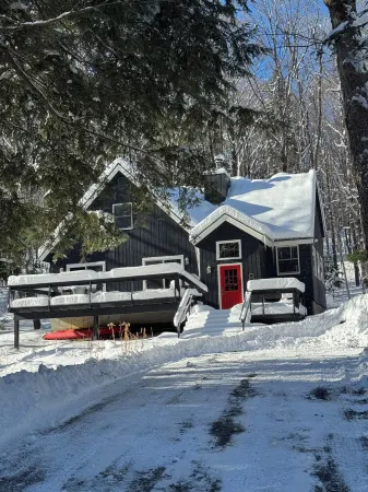 Nestled in the Woods of Chimney Hill--Very Close to Wilmington VT/Mt Snow