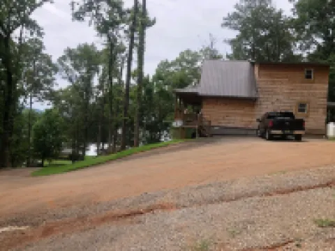 New Listing - Cabin on Lake Guntersville