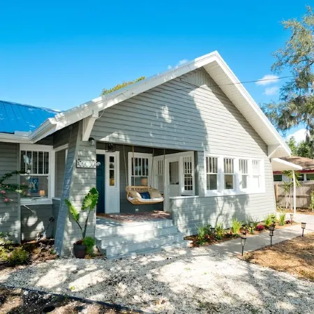 1925 Historic Bradenton Bungalow, Convenient to Downtown and Anna Maria Island!