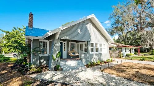 1925 Historic Bradenton Bungalow, Convenient to Downtown and Anna Maria Island!