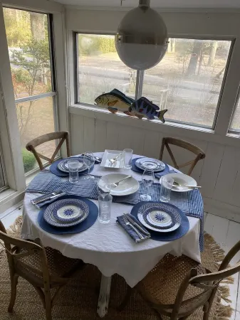 Adorable Amagansett Cottage, Walk to Town or Beach