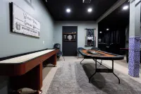 🐻FamilyCabin🍿TheaterRoom🎱GameRoom🔋EVCharger 🐶PetFriendly
