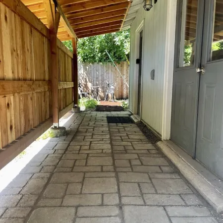 Private guest house-minutes away from Portland, Nike and many more!