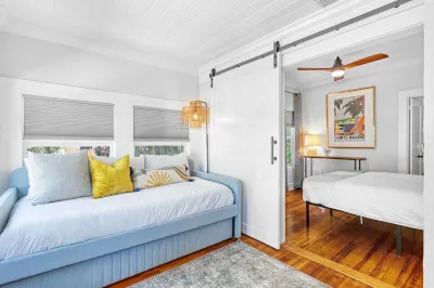 Beautiful Newly Renovated Home Close to Downtown & Beach