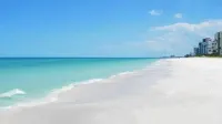 Naples Park Charm by Vanderbilt Beach w/Heated Pool - Special Offer, Book Now!
