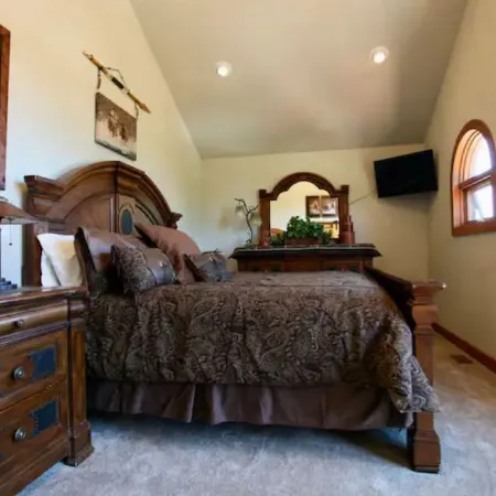 Elk Springs Ranch with grand mountain views with new frisbee disc golf course.