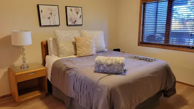 Peaceful Flagstaff Condo only minutes to most attractions!