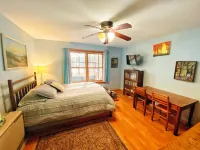 Lakefront Cottage in the Woods w/Sauna Access. Pet-friendly. Abuts State Forest