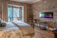 Welcome to A Little Bit O' Heaven! Hotels in Hogback