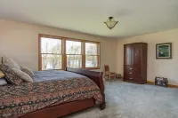 Farm and Lake: Remote Getaway