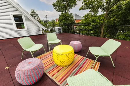 The Inn at Newton Highlands, Suite 2, Apartment-Hotel Отели в г. Ньютон