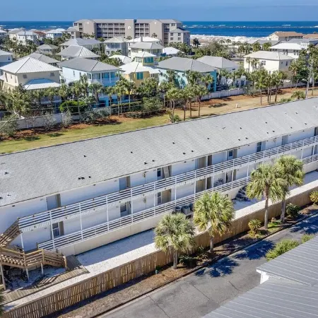 NEW Romantic Luxury Condo 1BD/1BTH - 5 min walk to the beach in heart of Destin