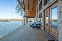 "LAKEVIEW": No Steps, Hot Tub, Boat/Swim Dock, Elevator