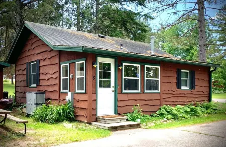 Cozy Cottage on Maple Lake in Three Lakes, WI