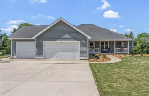 Large Home with Ideal Central Sister Bay Location!