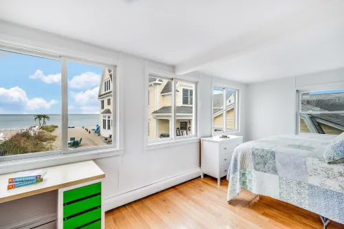 Beachfront house on Long Island Sound