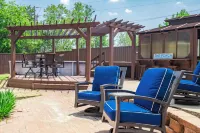 Lake Texoma Splash! Pool/hot tub, 1.5 miles to Highport Marina on Lake Texoma!