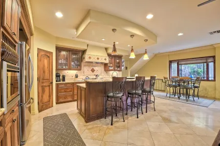 5 Star, Large, Luxury Condo in Carlsbad Village