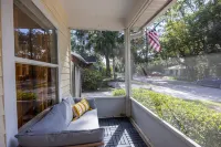 Your UF Getaway: 1 Block from Campus & Stadium - 4 BD Haven