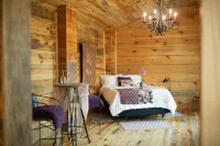 2 Bedroom Cabin w/Hot Tub surrounded by Big Thicket National Preserve.  Private! 哈丁縣住宿飯店