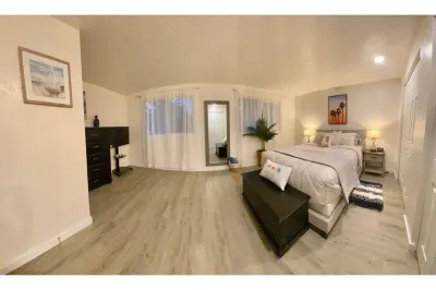 WELCOME TO DEWEY DUCK HOUSE-B! 2BR & 2BA 6-Guests