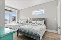 Amazing Views! 8 bed. Sleeps 14. Private Pool. Elevator. Family Friendly