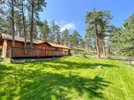 Mountain Cabin Overlooking Breathtaking Riverfront and Valley Views