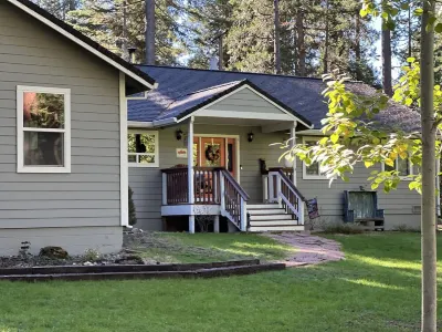 Lake life at it's best - 4Bedroom/2.5Bathroom house