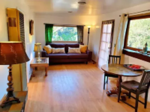 Topanga Creative Suite + Private Trails & Creeks Hotels in Topanga