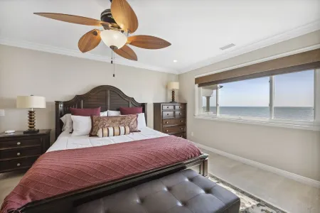 BEACH FACING! Large 3BR - 180 panoramic ocean views, steps to sand and Village!