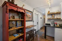 Beautifully Renovated Vintage Train Car Near the Palo Duro Canyon and Wtamu