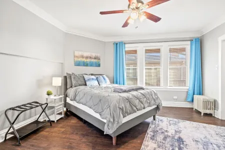 Classy Apt/Comfy Beds/25mins to ORD>MDW>DT>HOSP